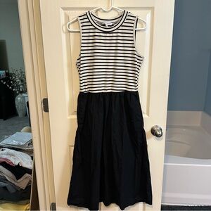 Women’s Luxology Black and White Striped Dress, no belt, size medium